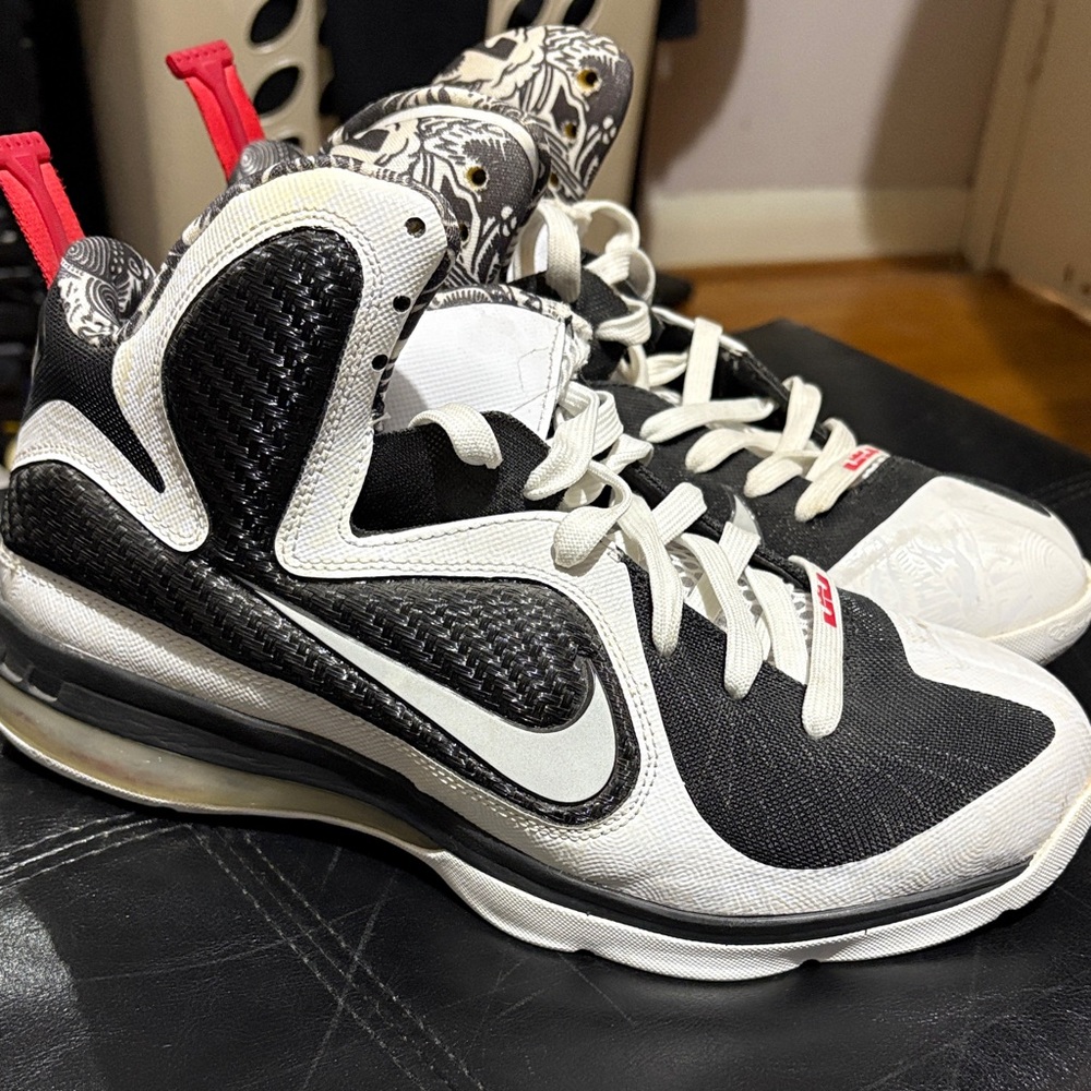 NIKE LeBron 9 ‘Freegums’ 2011